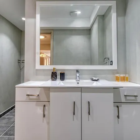 Rhodes Island Elli 3*